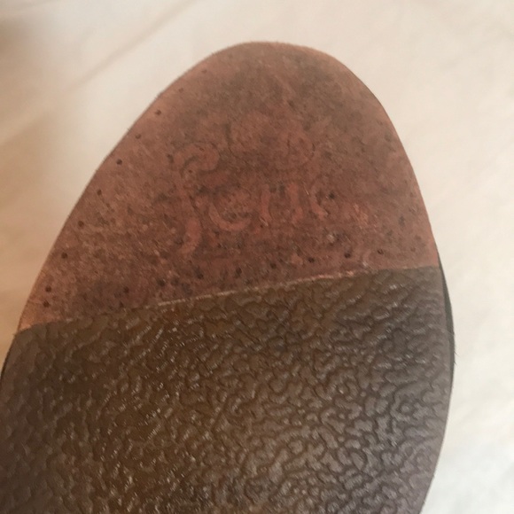 “FEUD BRITANNIA” “Marianne” Wedge Lace Up Shoe. - Picture 10 of 12